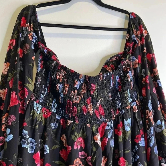 Sonsy Black Floral Off The Shoulder Shorts Romper - Picture 8 of 9